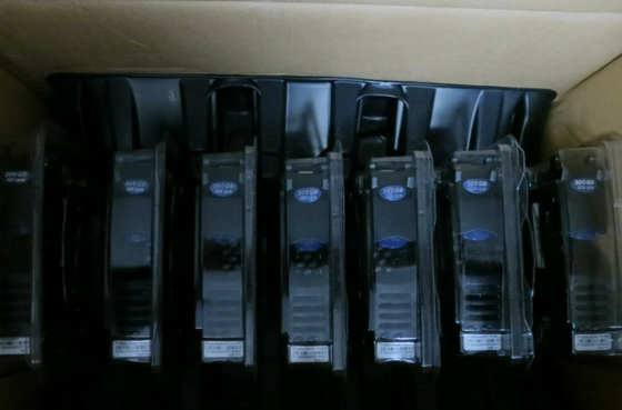 005048990 bps 3,5 de la mémoire à disque d'unités de disque dur d'EMC Vmax 300GB 15K 4G 528 FC